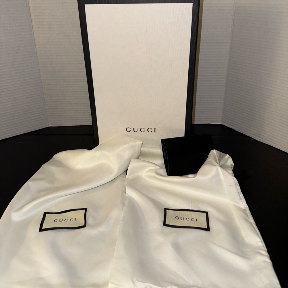 Gucci - Empty Shoe Box With 2 Dust bags see pictures